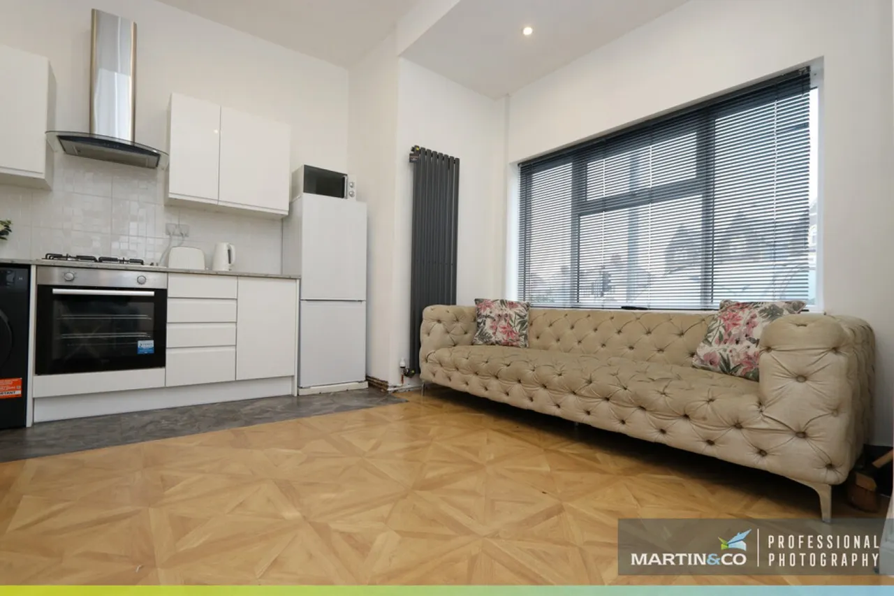 Newport Road, Cardiff, CF24, photo 3