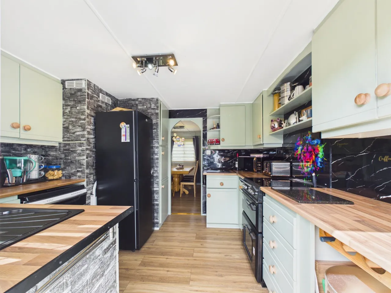 Holly Close, Crookham Common, RG19, photo 5