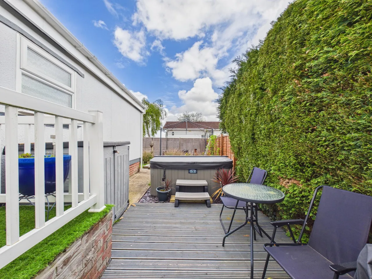 Holly Close, Crookham Common, RG19, photo 11