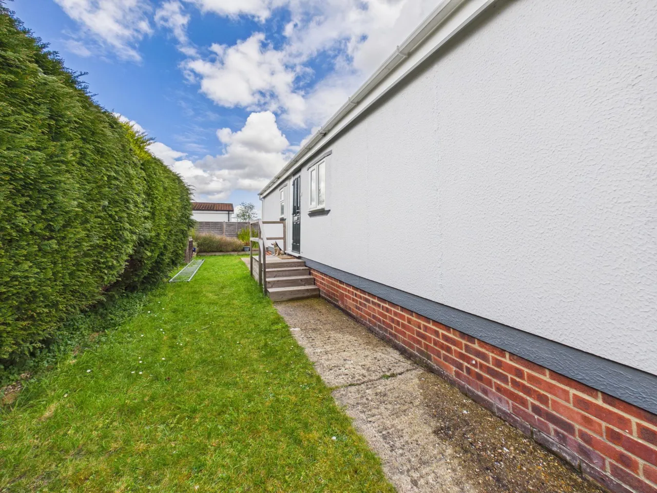 Holly Close, Crookham Common, RG19, photo 9