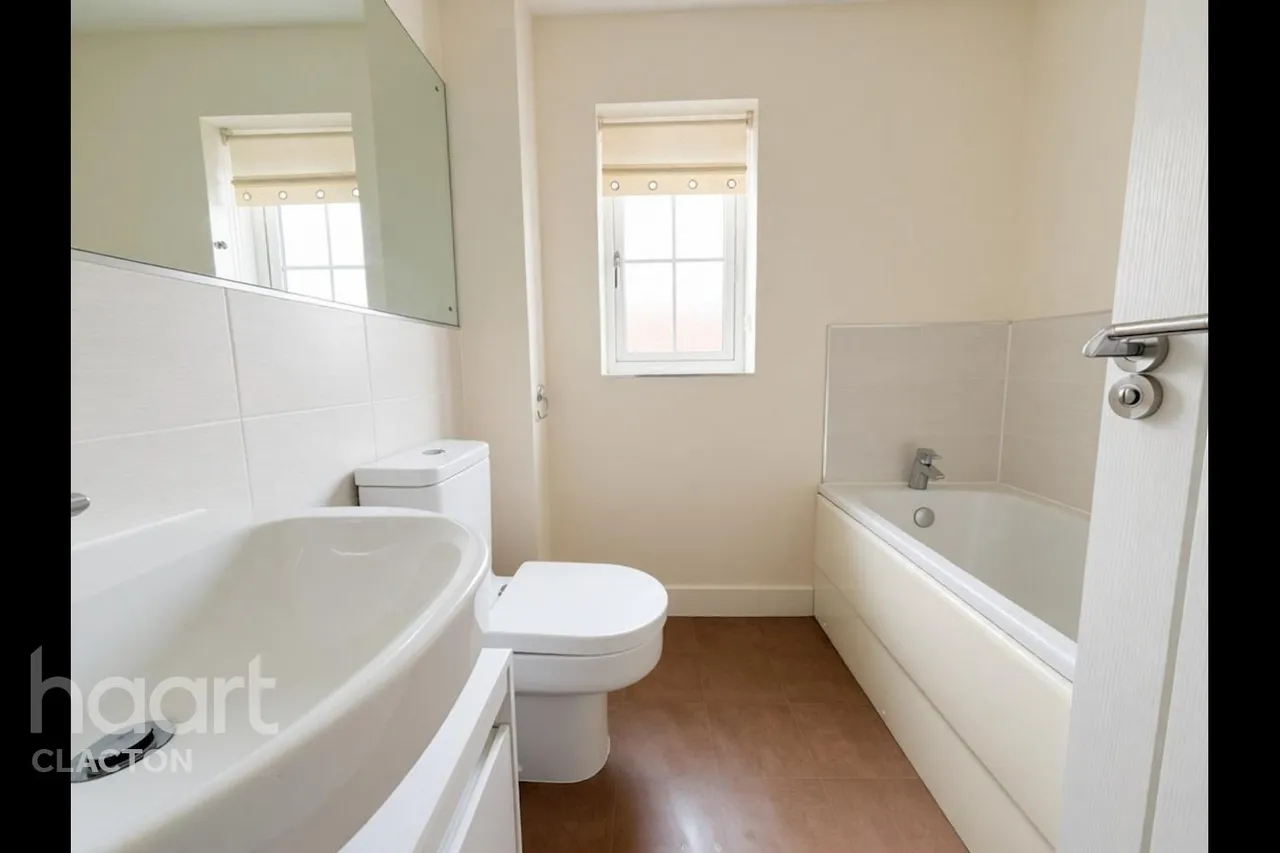 Cleave Close, Clacton-On-Sea, CO16, photo 10