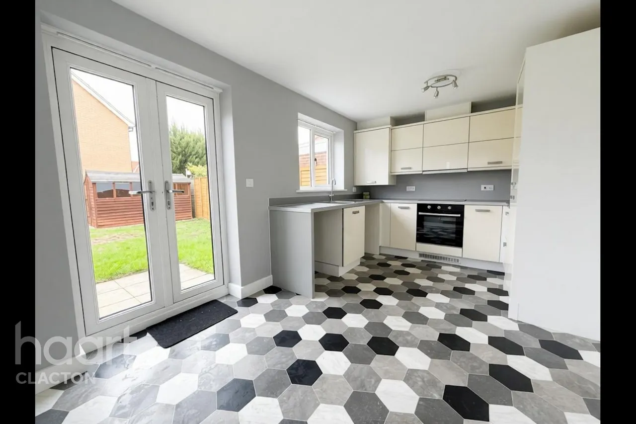 Cleave Close, Clacton-On-Sea, CO16, photo 3