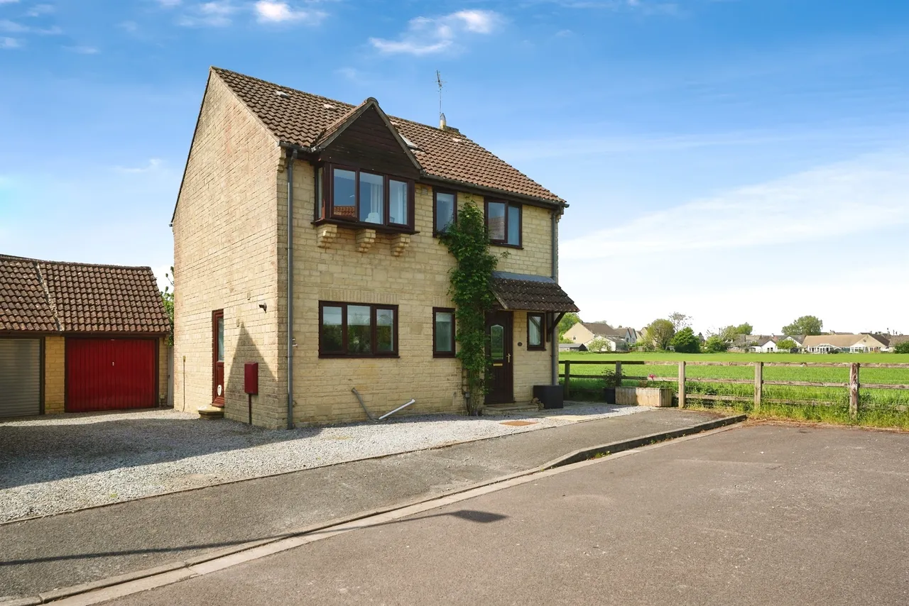 John Of Gaunt Road, Kempsford, Fairford, photo 2