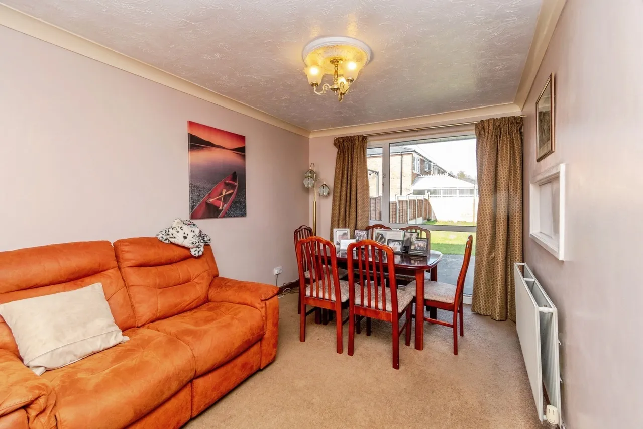 School Walk, Chase Terrace, Burntwood, WS7, photo 8