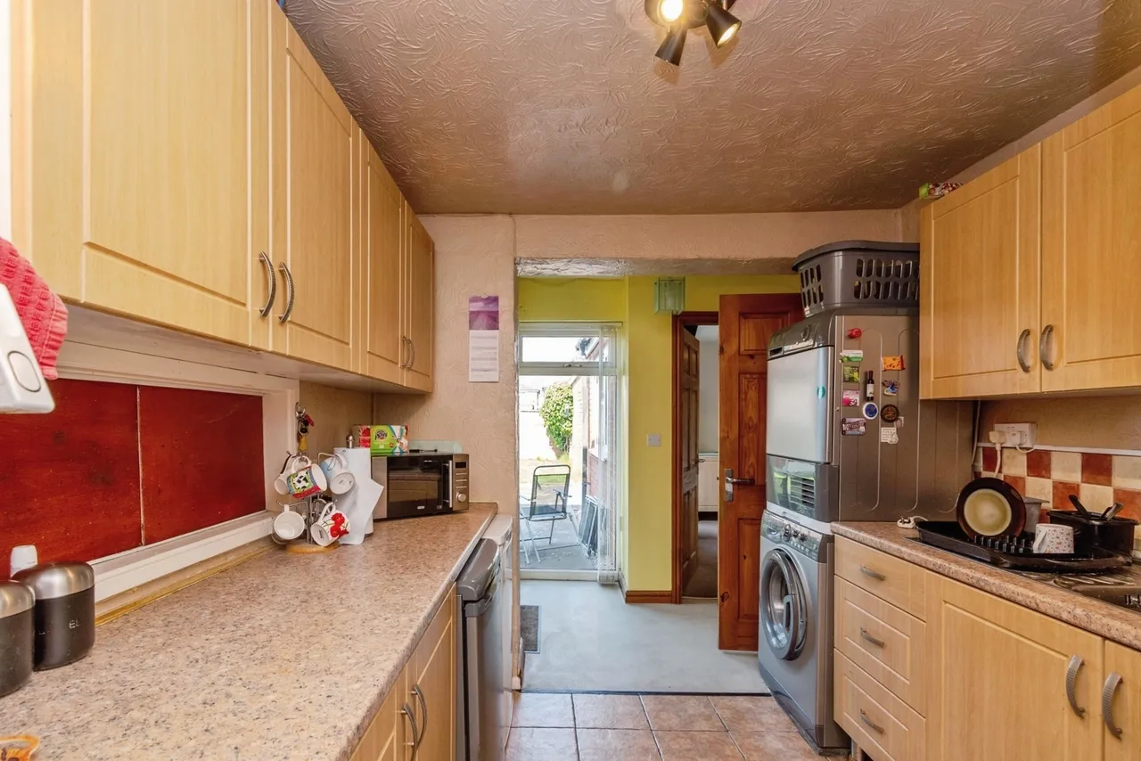 School Walk, Chase Terrace, Burntwood, WS7, photo 5