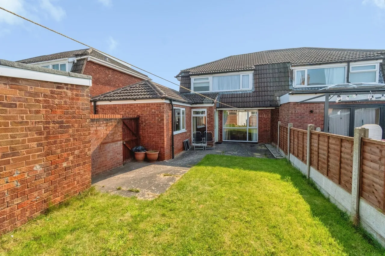 School Walk, Chase Terrace, Burntwood, WS7, photo 17