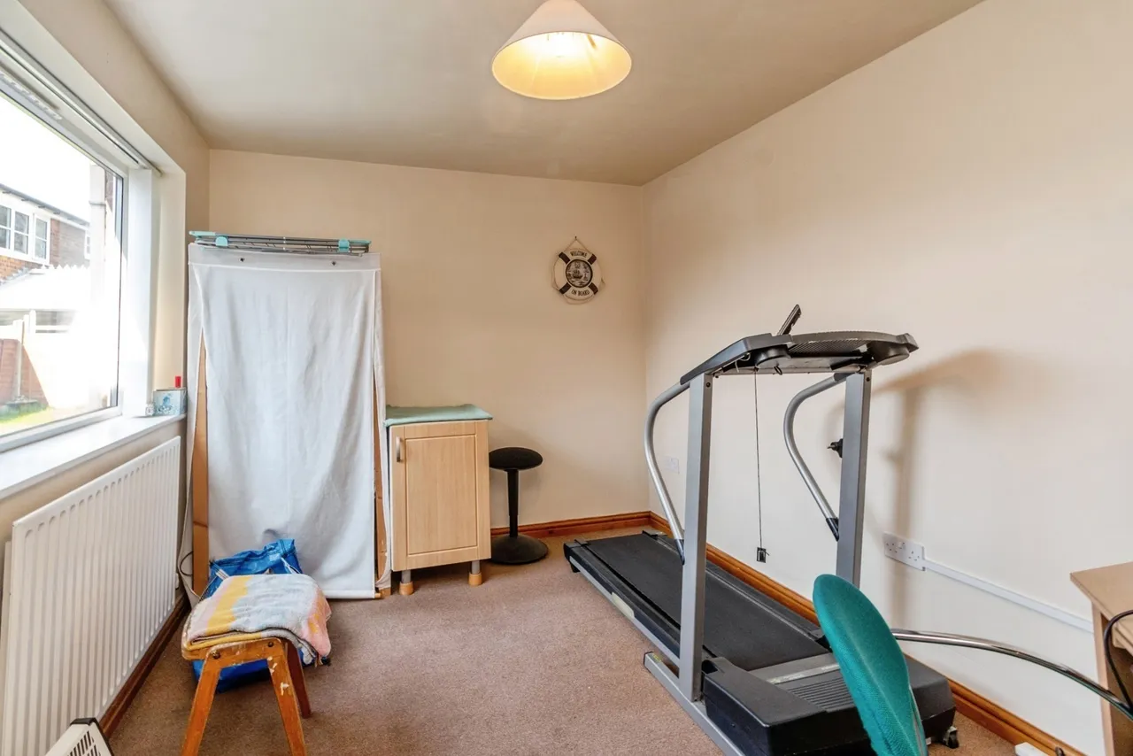 School Walk, Chase Terrace, Burntwood, WS7, photo 9