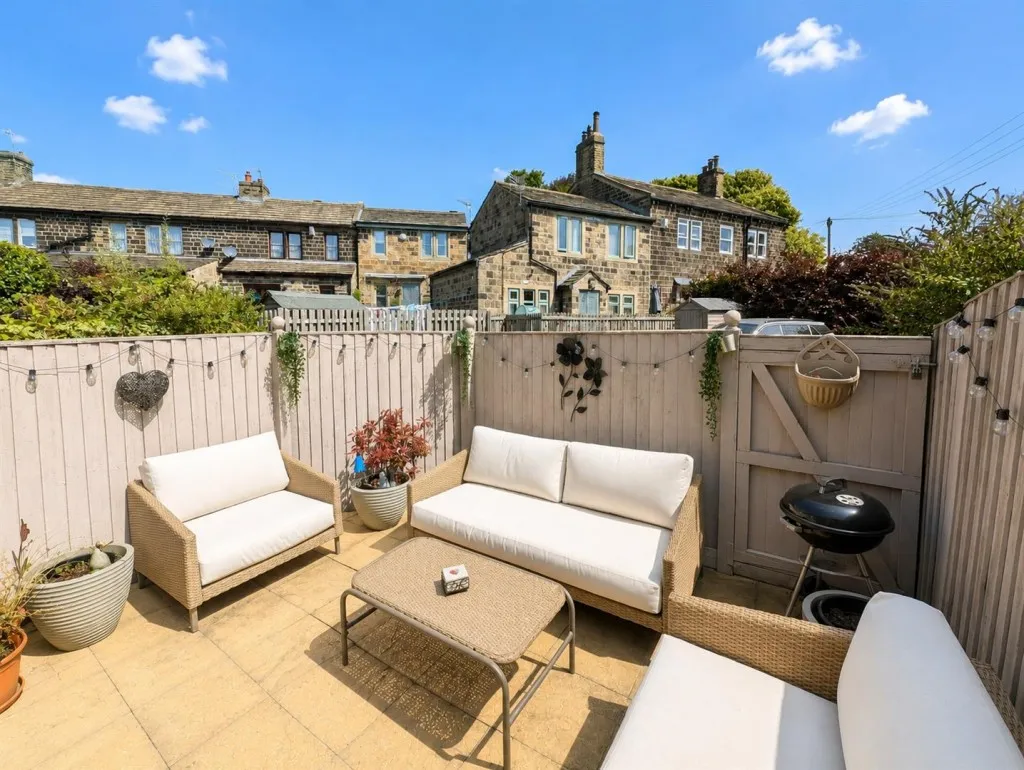 Weavers Croft, Thackley, photo 16
