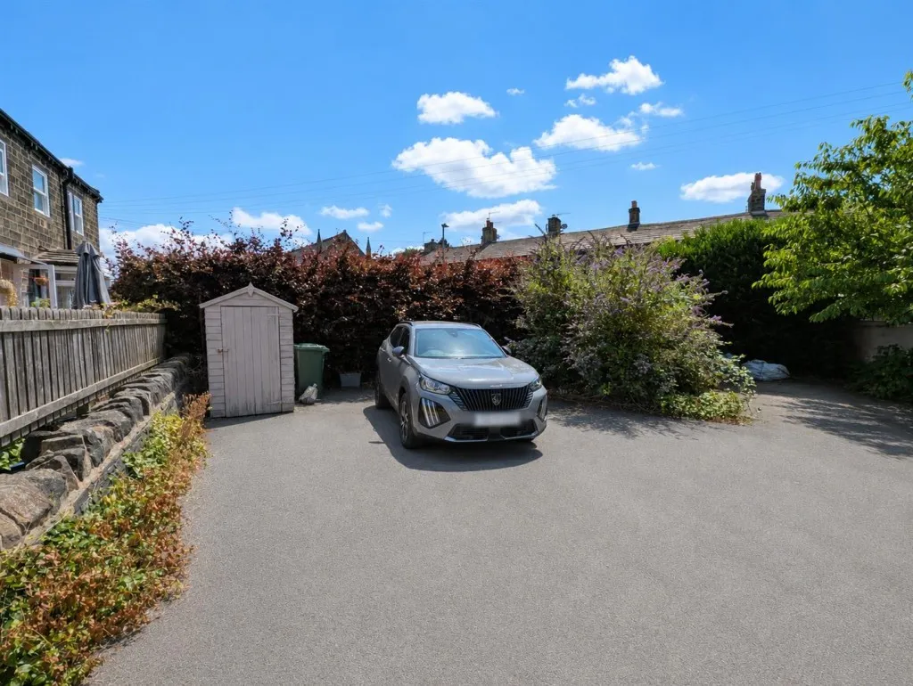 Weavers Croft, Thackley, photo 17