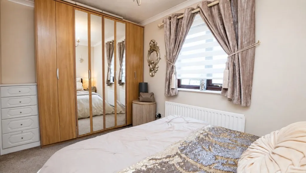 Weavers Croft, Thackley, photo 11