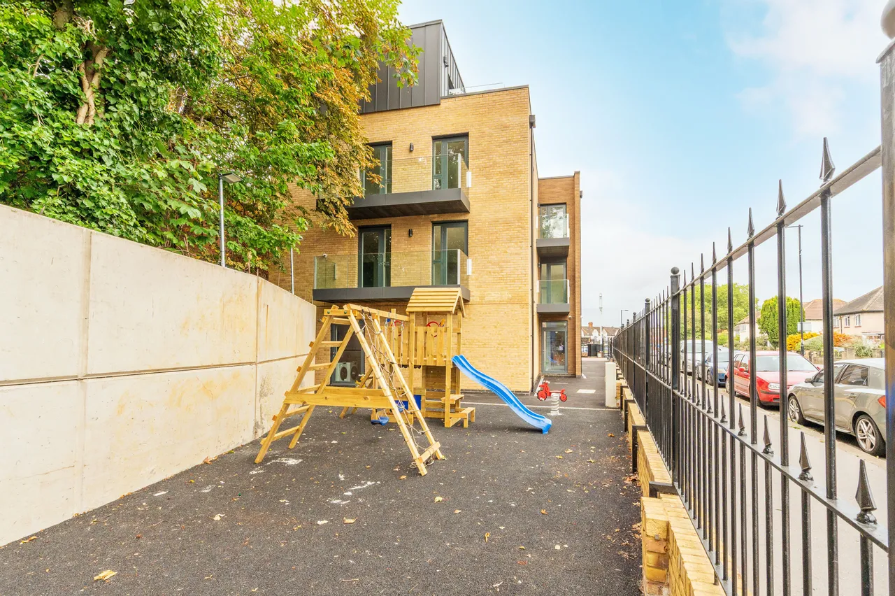 London, SW16, photo 15