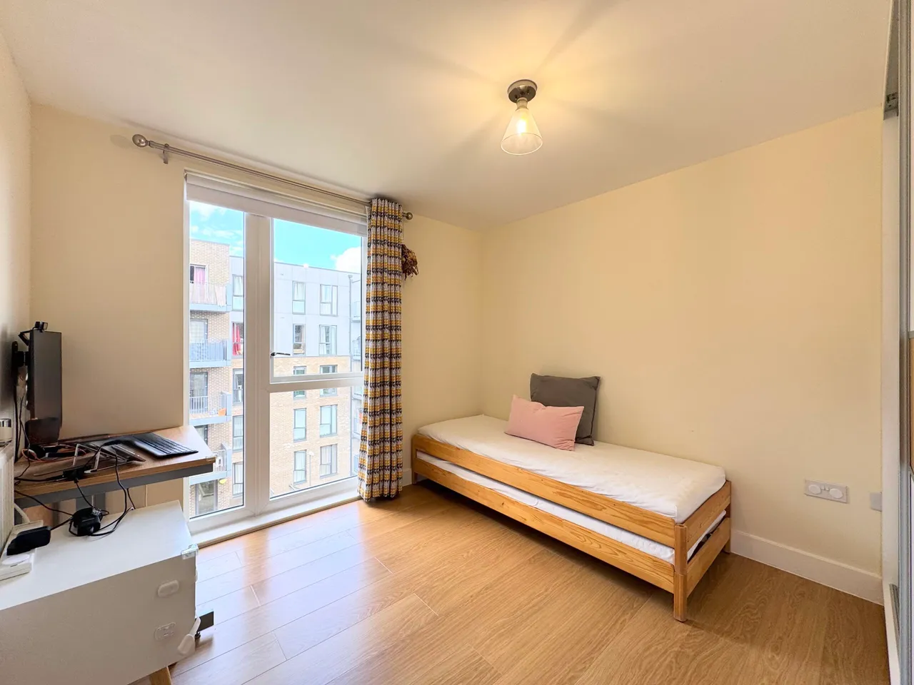 Charcot Road, Hitherwood Court, NW9, photo 8