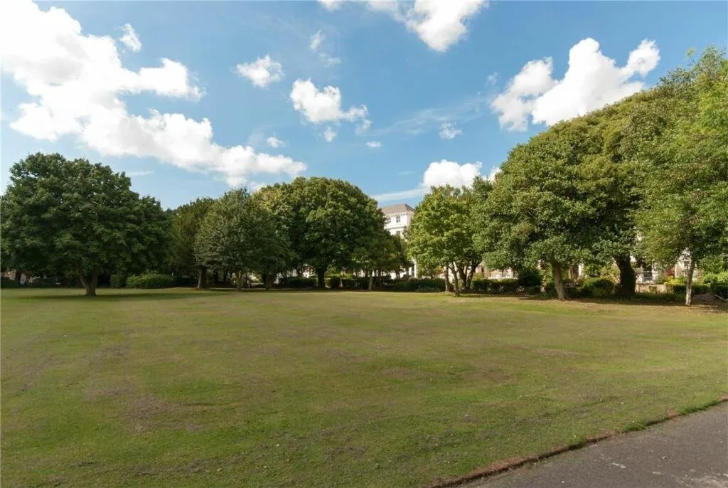 Augusta Gardens, Folkestone, CT20, photo 12