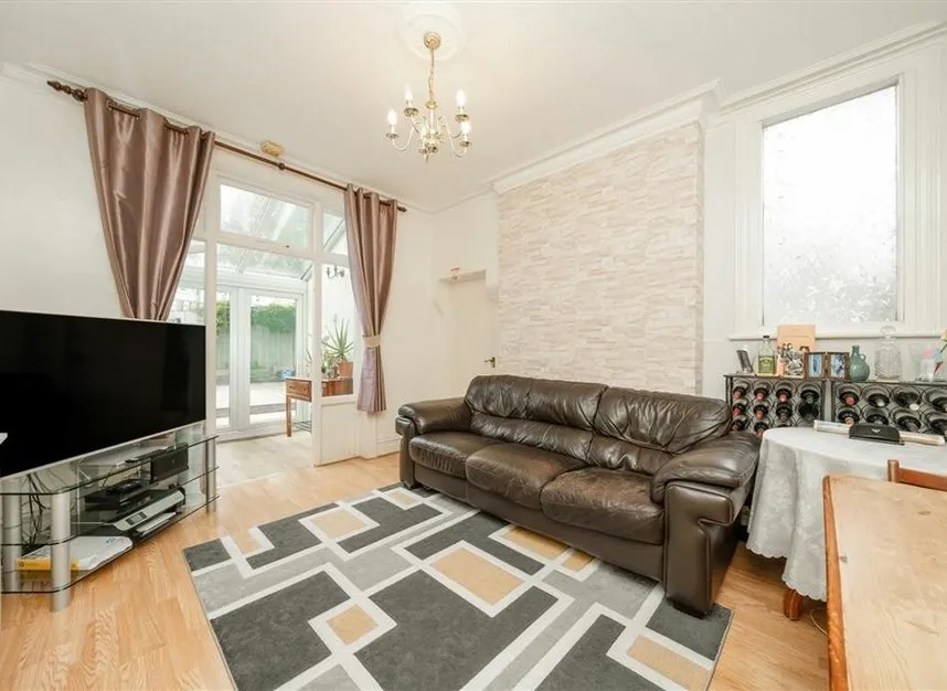 Linacre Road, Willesden, NW2, photo 2