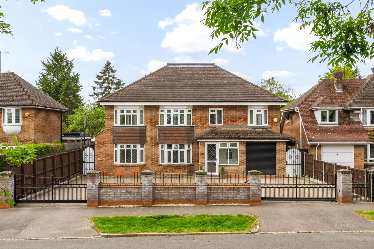 5 bed house for sale, Bromham Road, Biddenham, MK40