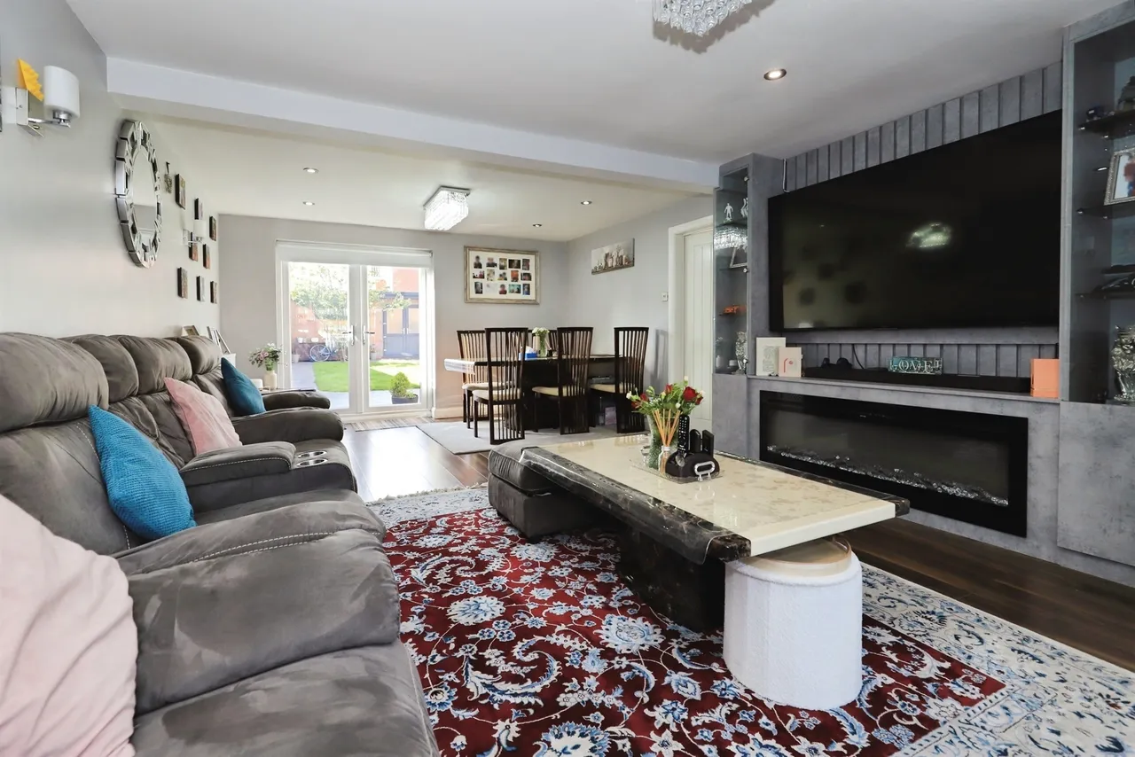 Kempsons Grove, Sedgemoor Park, WV14, photo 14