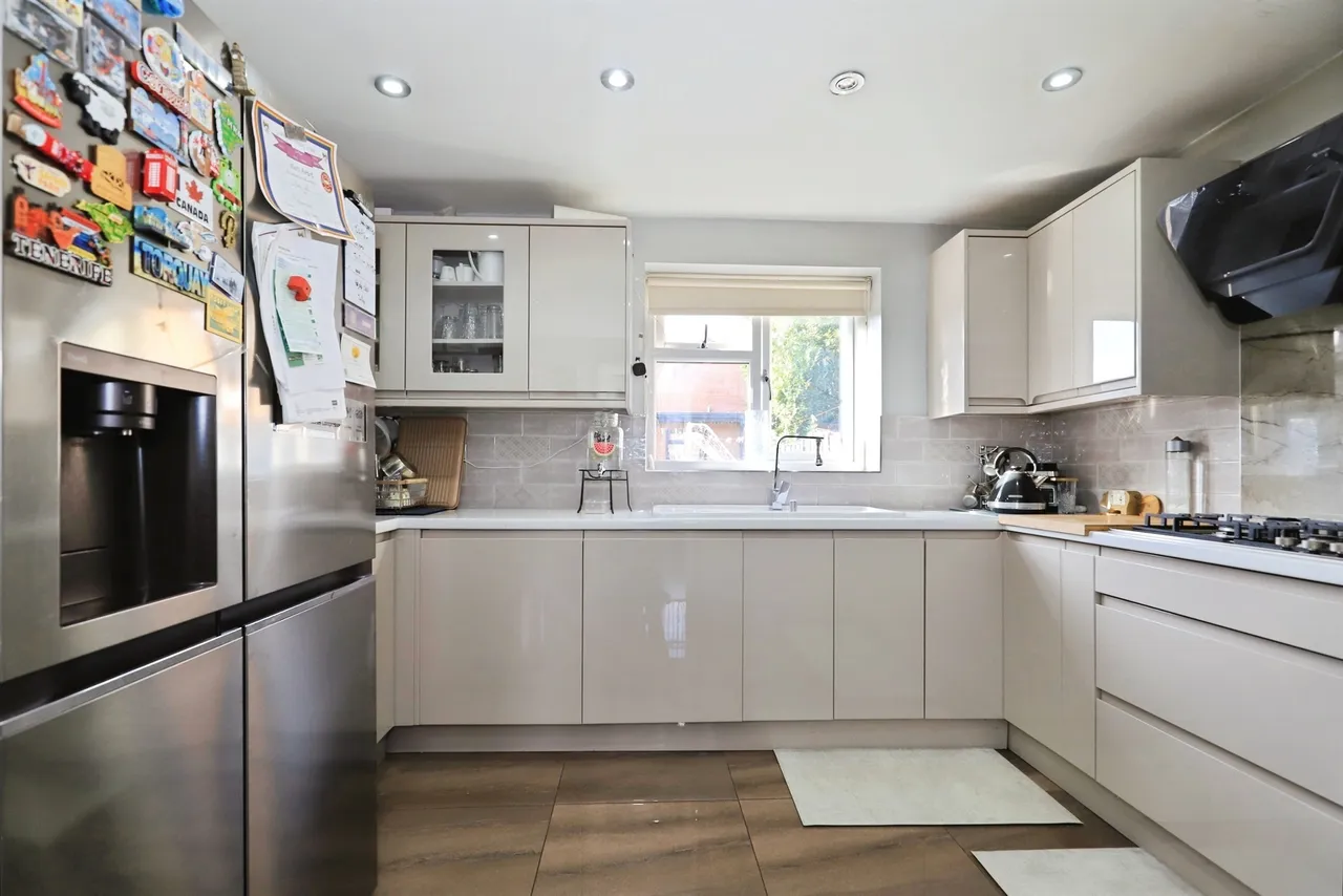 Kempsons Grove, Sedgemoor Park, WV14, photo 4