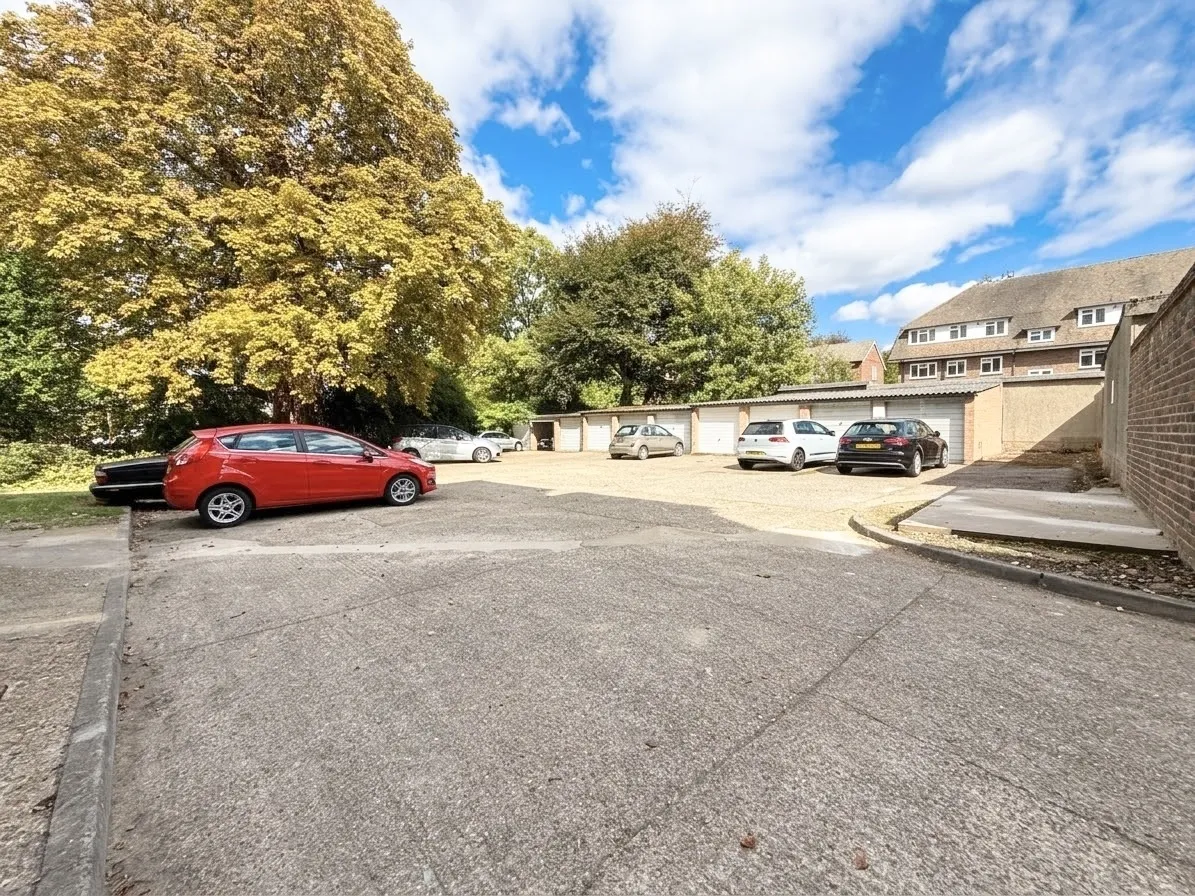 Eaton Road, SUTTON, photo 8