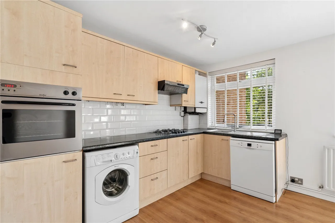 Harrowdene Gardens, Teddington, TW11, photo 3