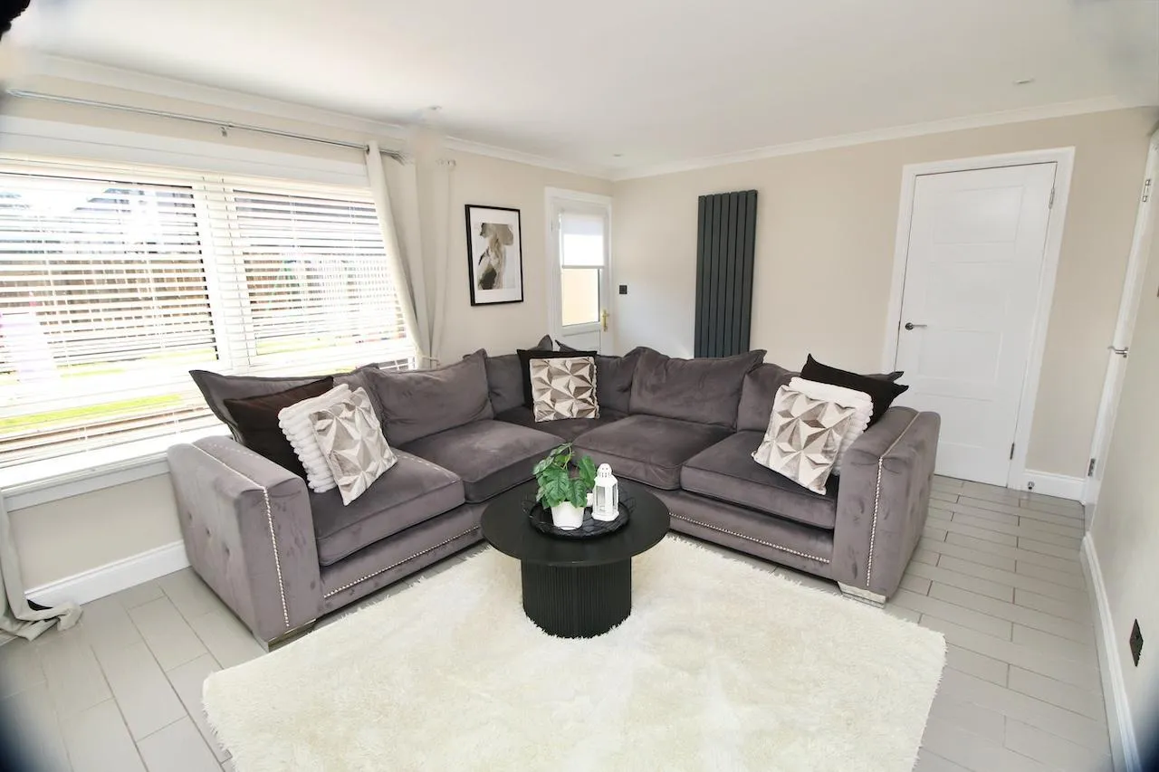 3 bed house for sale — Pine Close, Cumbernauld, G67 3BA