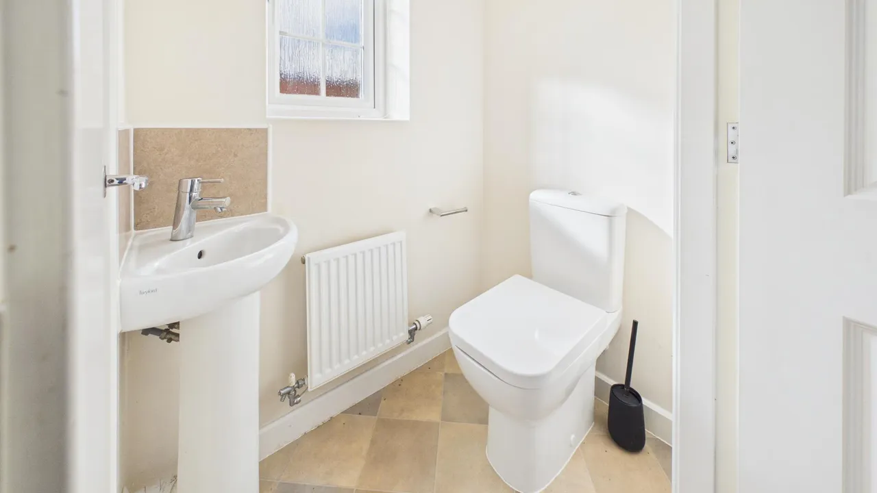 Huntingdon Place, Bourne, photo 9