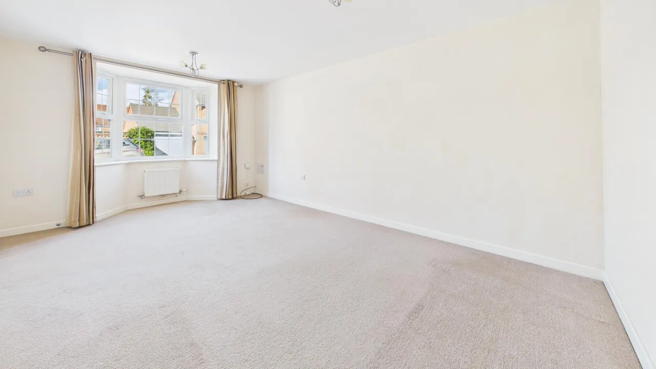 Huntingdon Place, Bourne, photo 6
