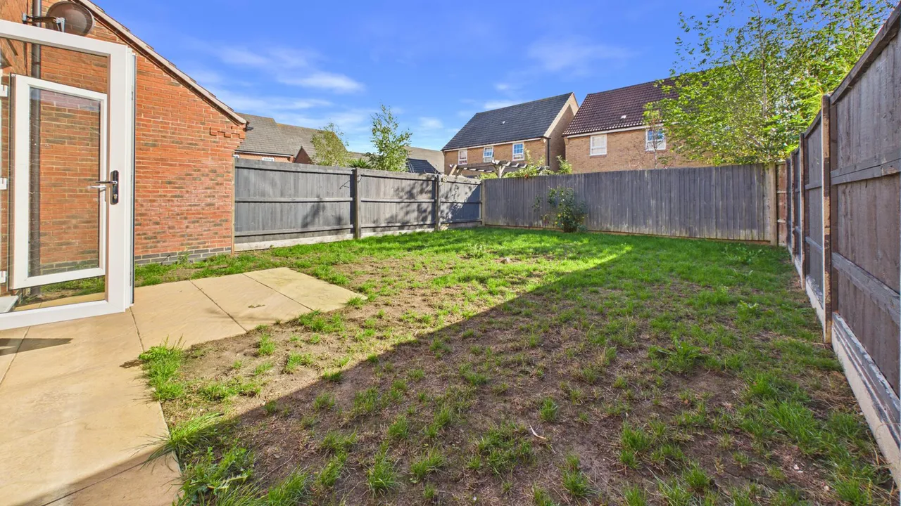 Huntingdon Place, Bourne, photo 24