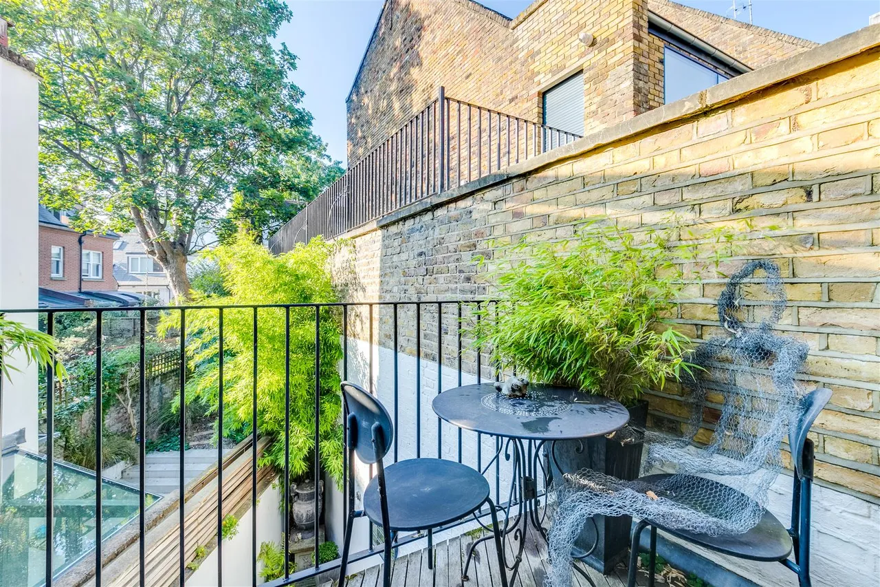 Rudall Crescent, Hampstead, London, NW3 1RR, photo 19