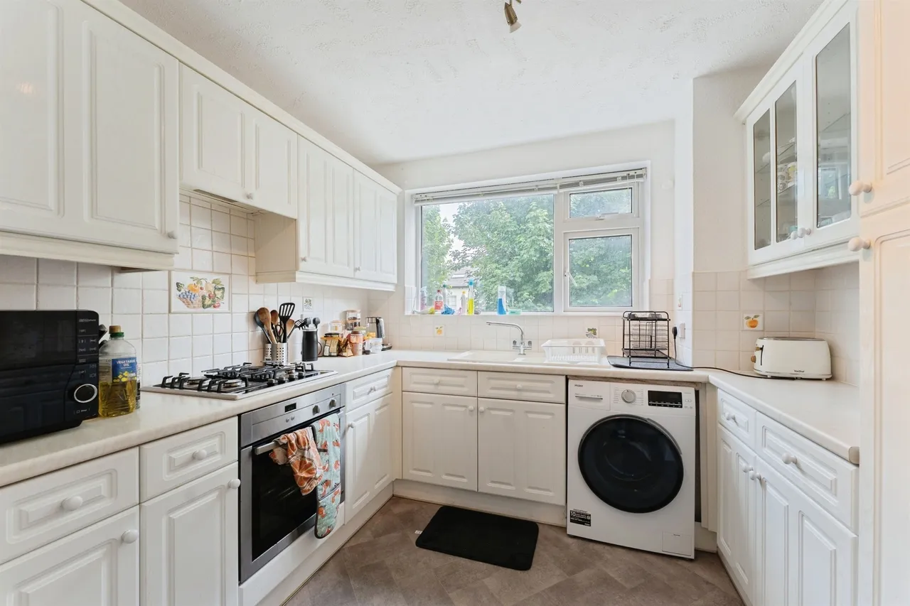 Talbot Court, Oxton, Prenton, photo 7