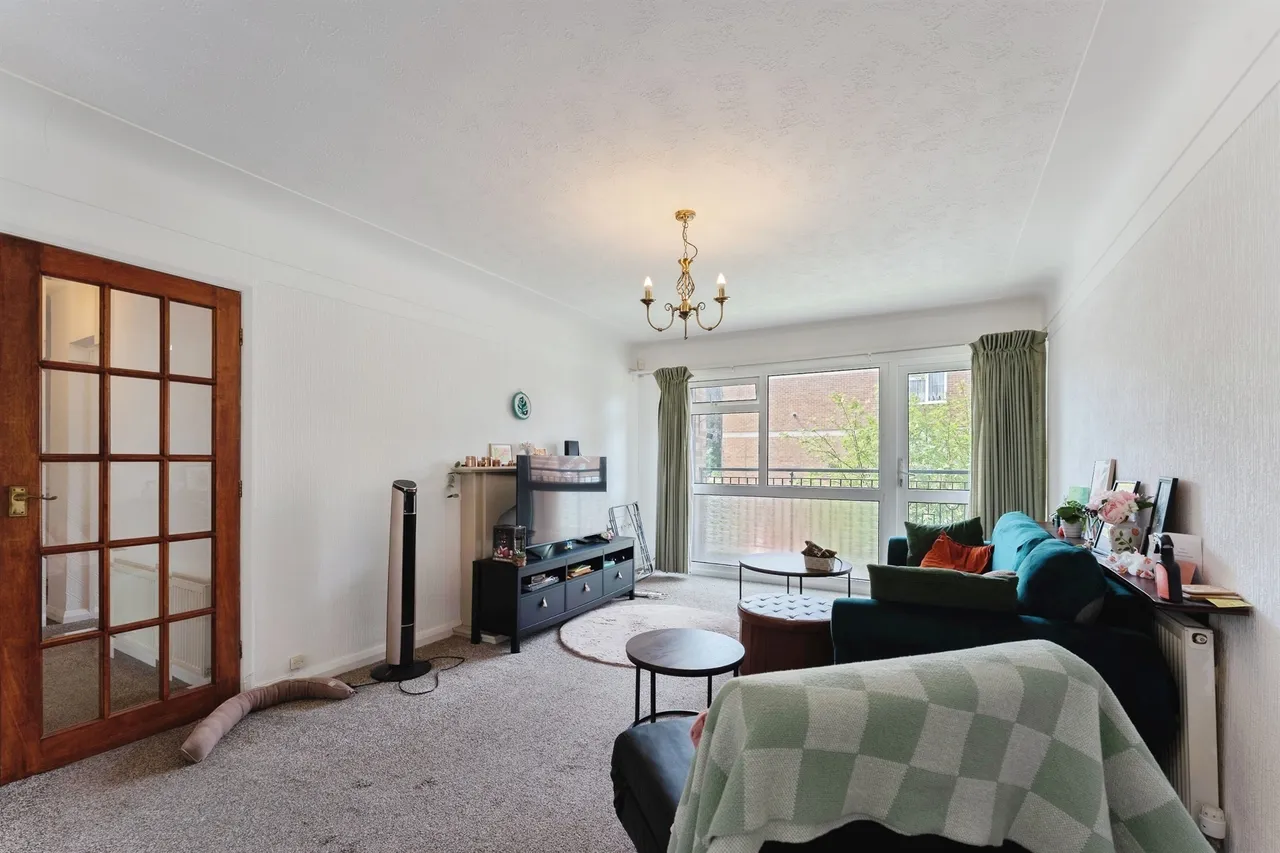 Talbot Court, Oxton, Prenton, photo 4