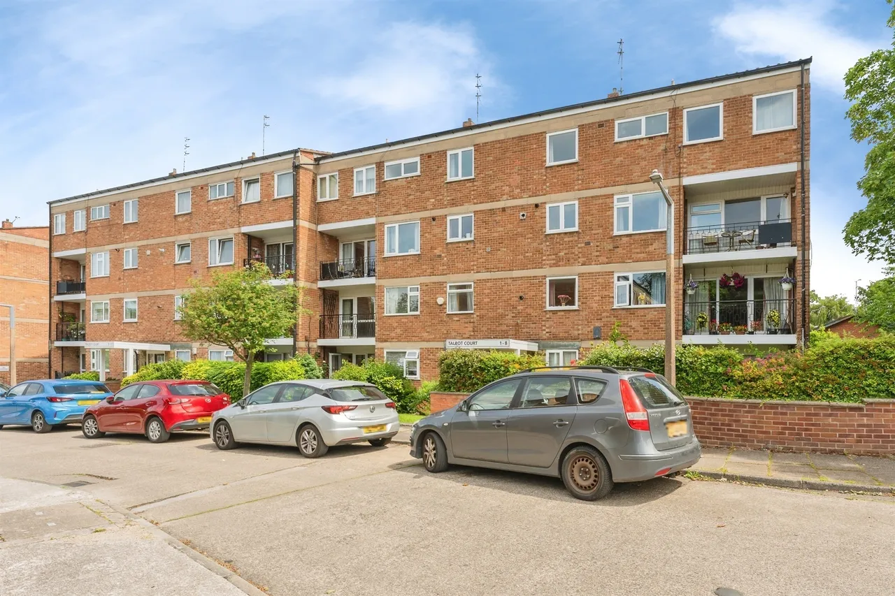 2 bed flat for sale — Talbot Court, Oxton, Prenton