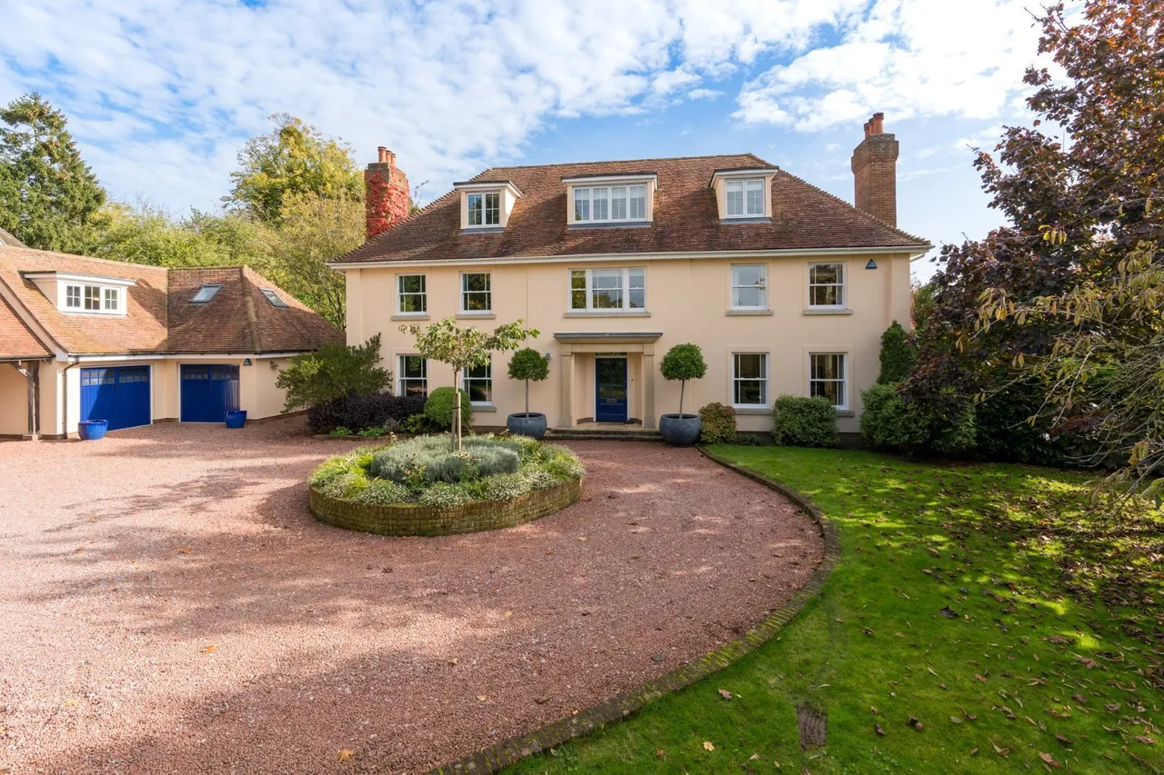 8 bed property for sale, Church Road, Wickham Bishops, CM8