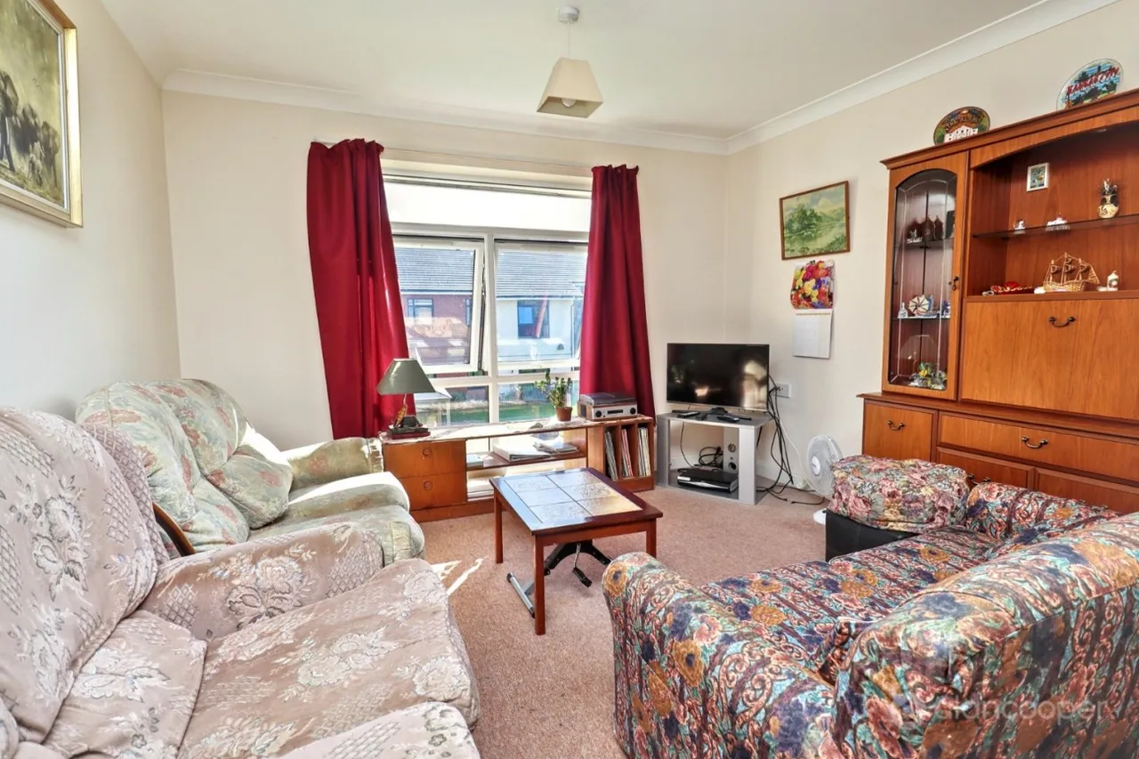Oakwood Gardens, Bedworth, CV12, photo 3
