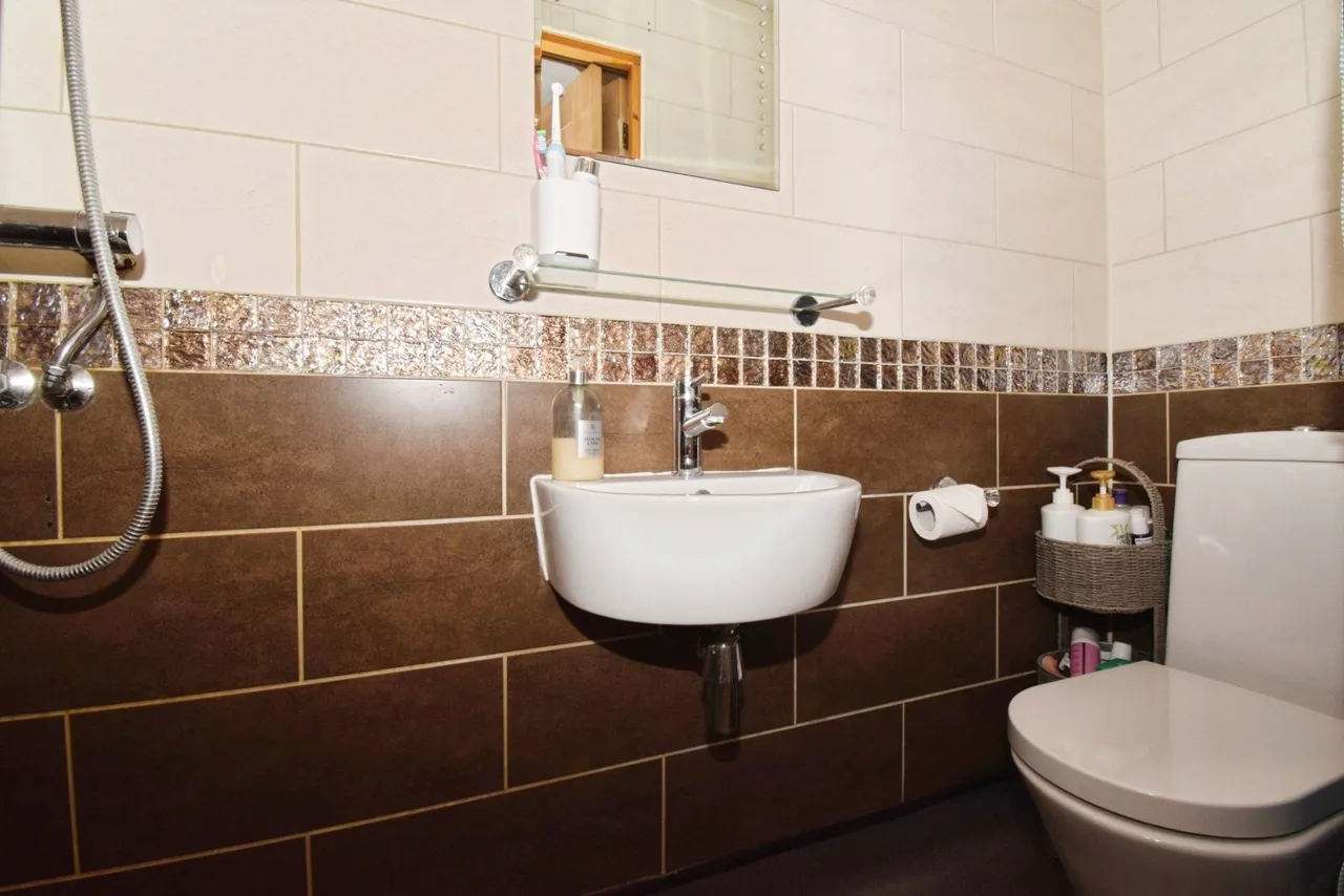 Woodgate Drive, Birstall, LE4, photo 17