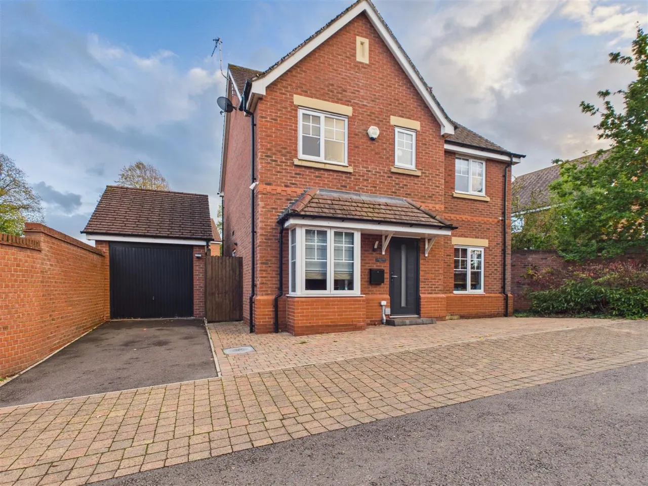 Biggin Hill Close, Malvern, WR14, photo 31