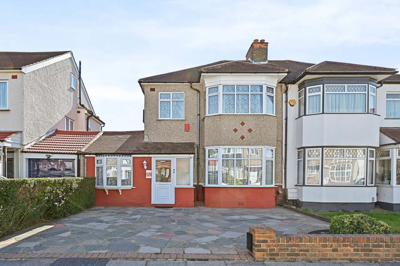 4 bed house for sale, Church Drive, North Harrow, HA2