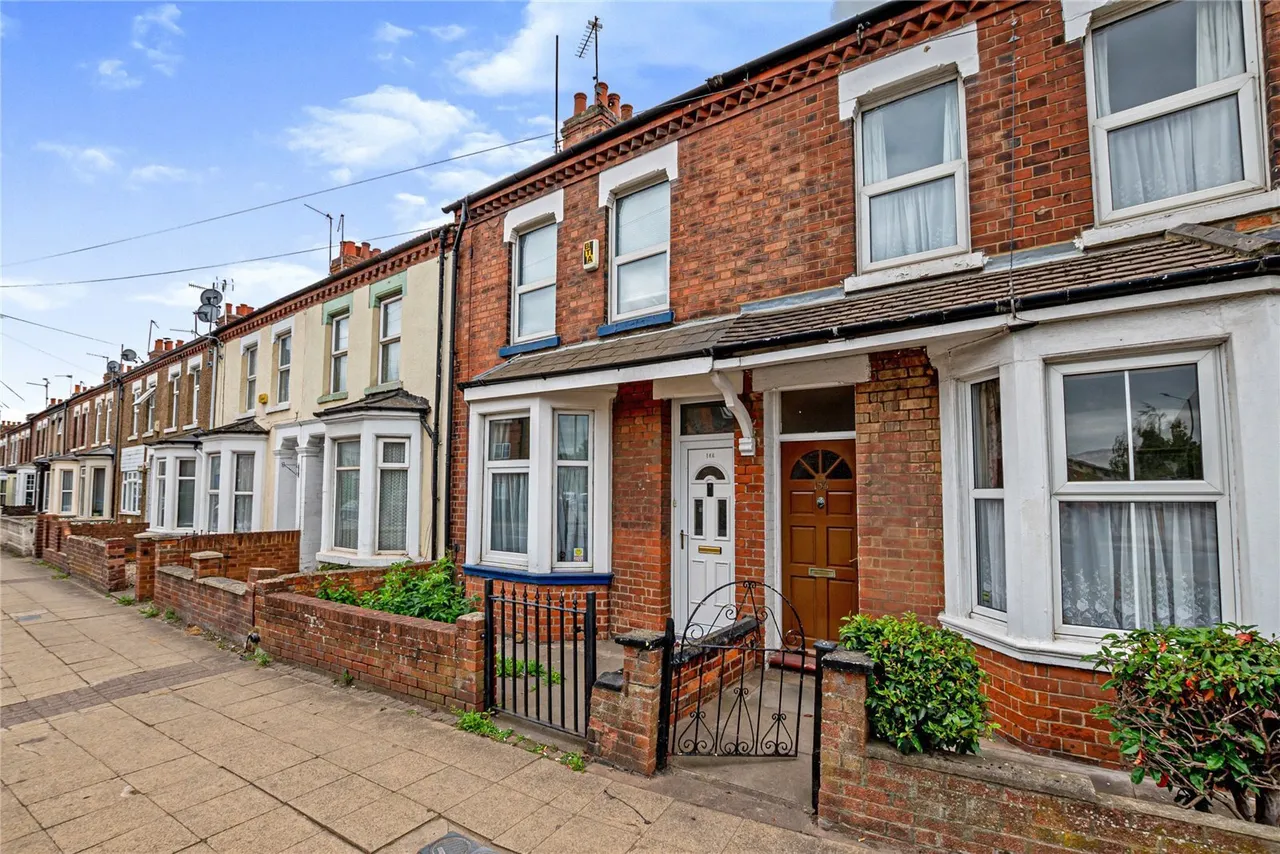 3 bed house for sale — St. Leonards Road, Northampton, NN4