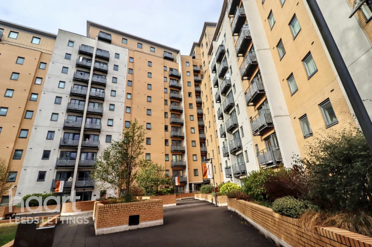 2 bed flat to rent, Aspect, LS2