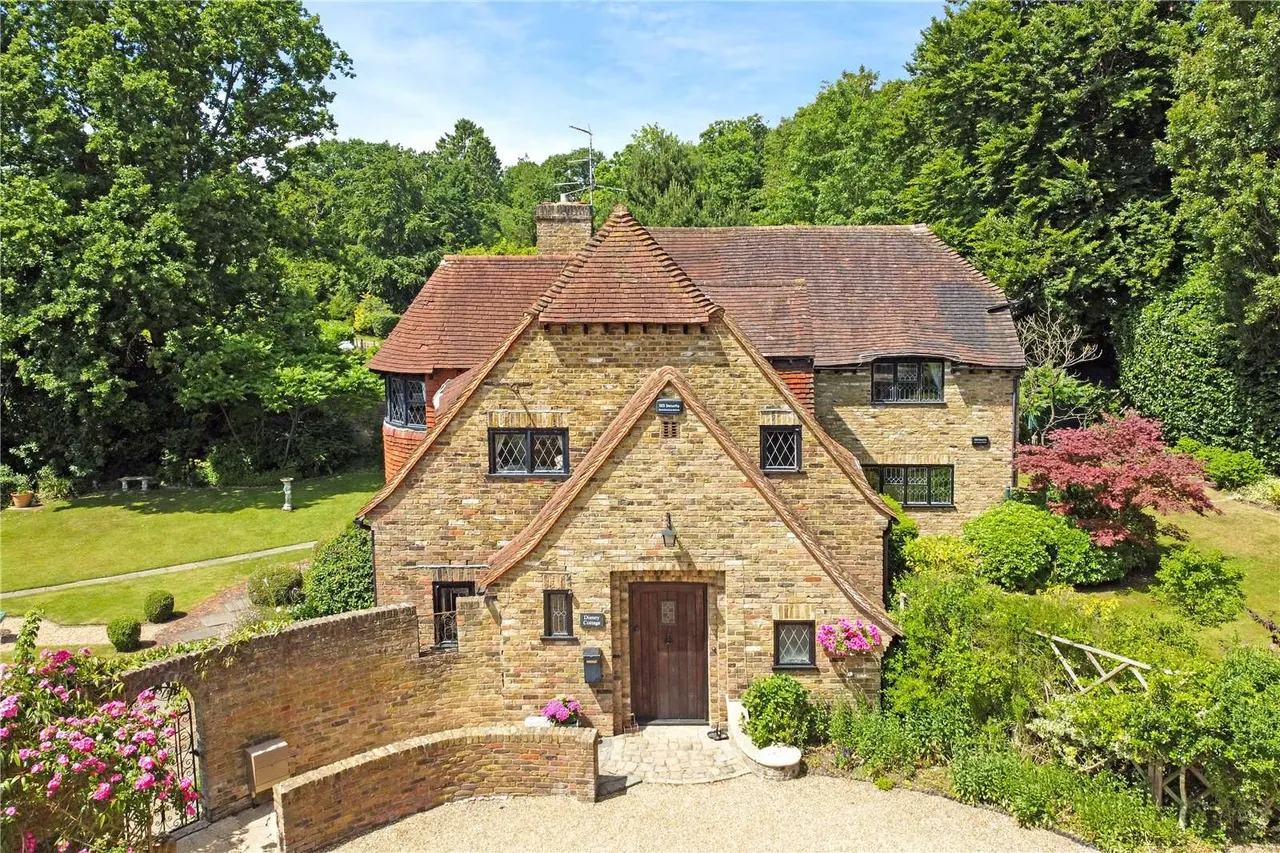 5 bed house for sale — Christmas Lane, Farnham Common, Buckinghamshire, SL2 3JE