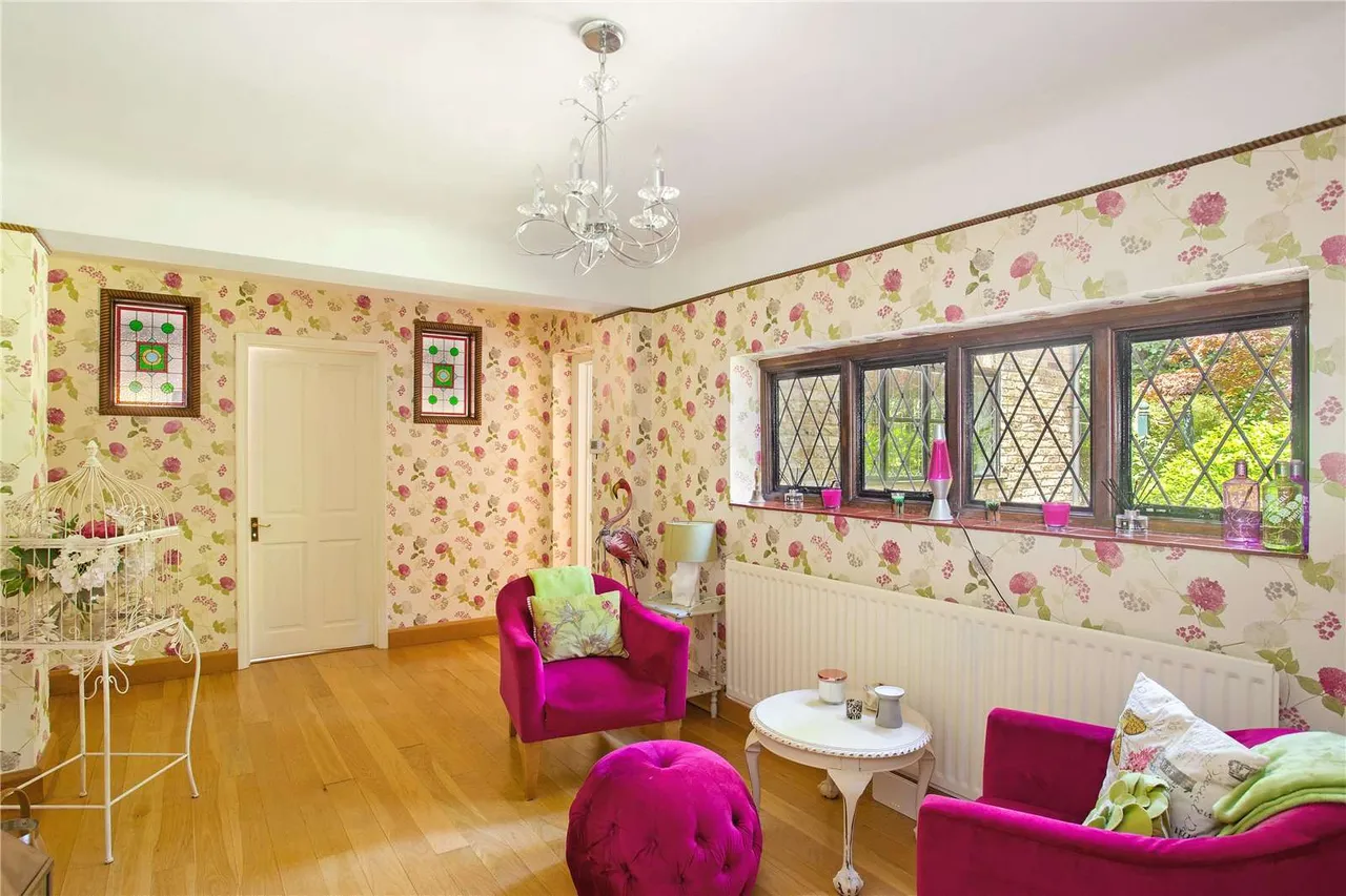 Christmas Lane, Farnham Common, Buckinghamshire, SL2 3JE, photo 5