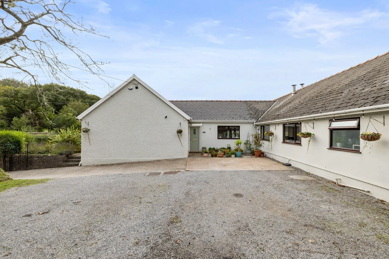 Ael Y Bryn, Wernffrwd, SA4, photo 38
