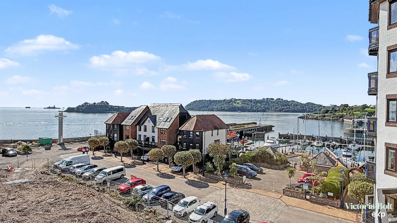 Custom House Lane, Plymouth, photo 12