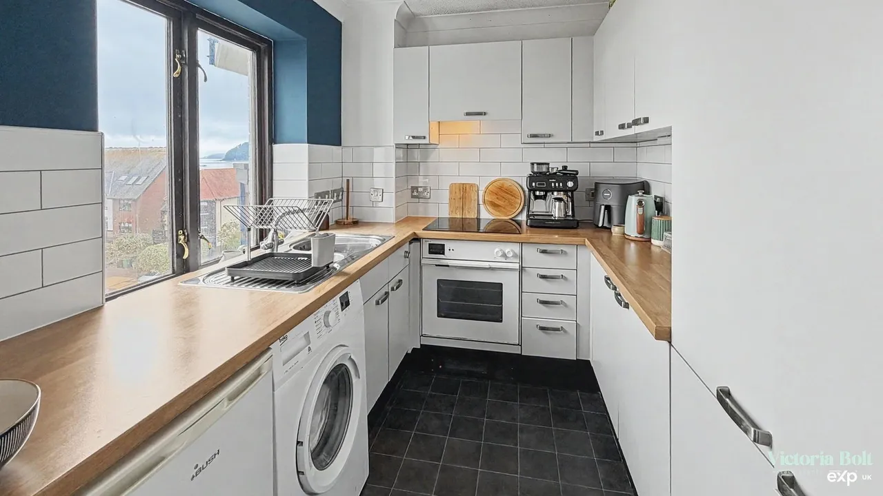 Custom House Lane, Plymouth, photo 7