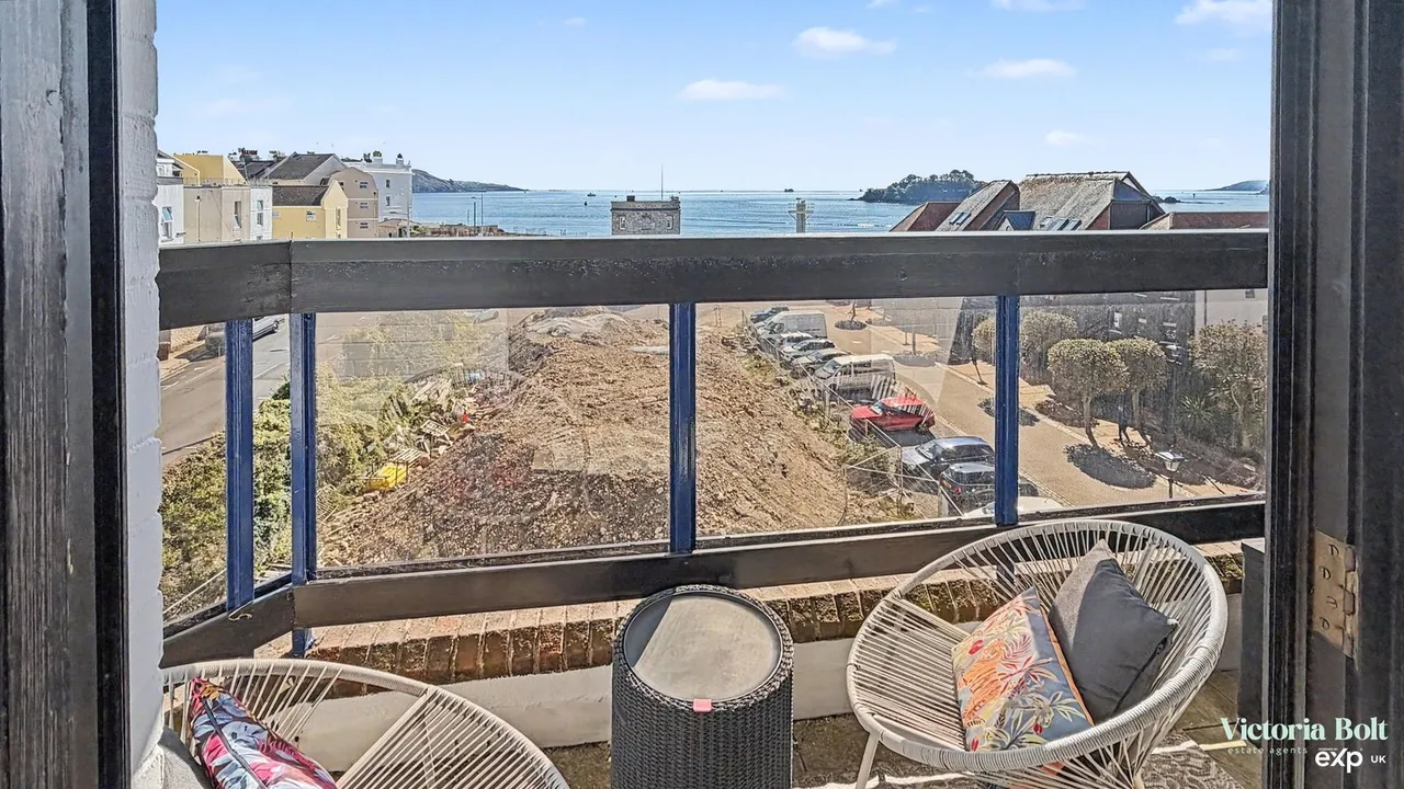 Custom House Lane, Plymouth, photo 14