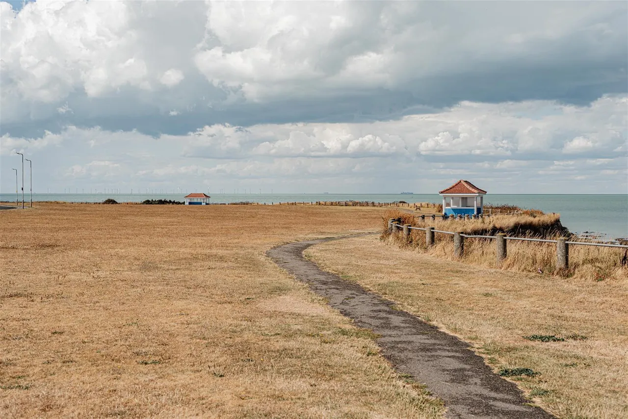 Beach Avenue, Birchington, Kent, CT7 9JS, photo 23