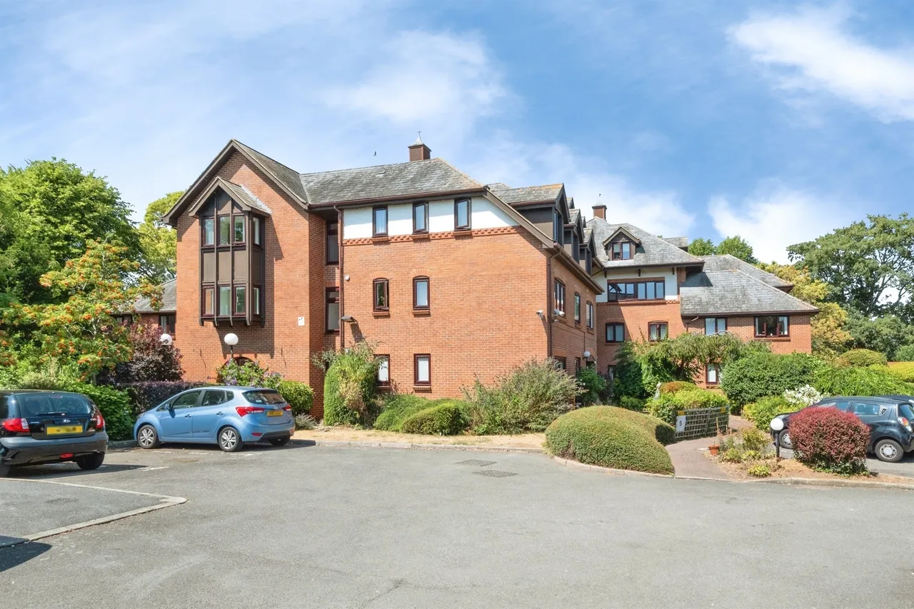 Lawnsmead Gardens, Newport Pagnell, MK16, photo 2