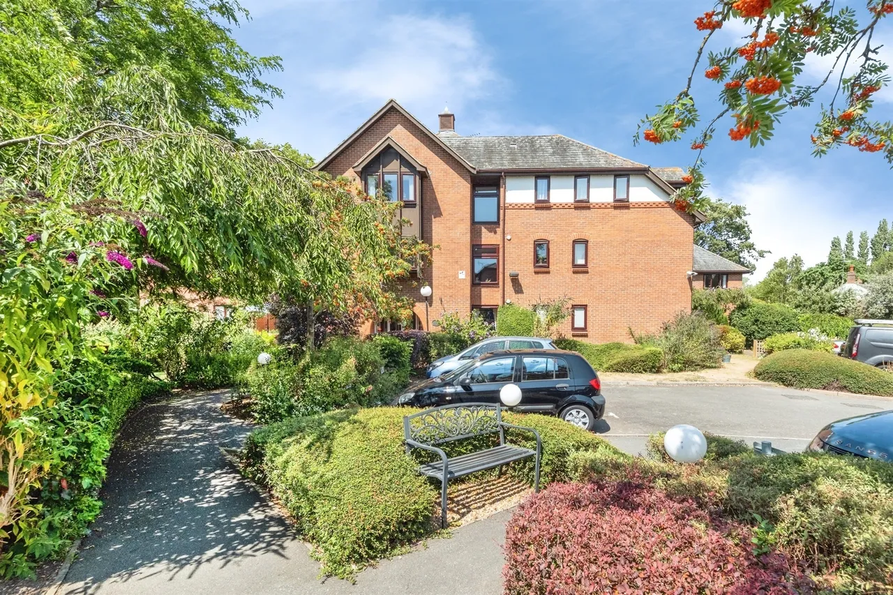 Lawnsmead Gardens, Newport Pagnell, MK16, photo 10