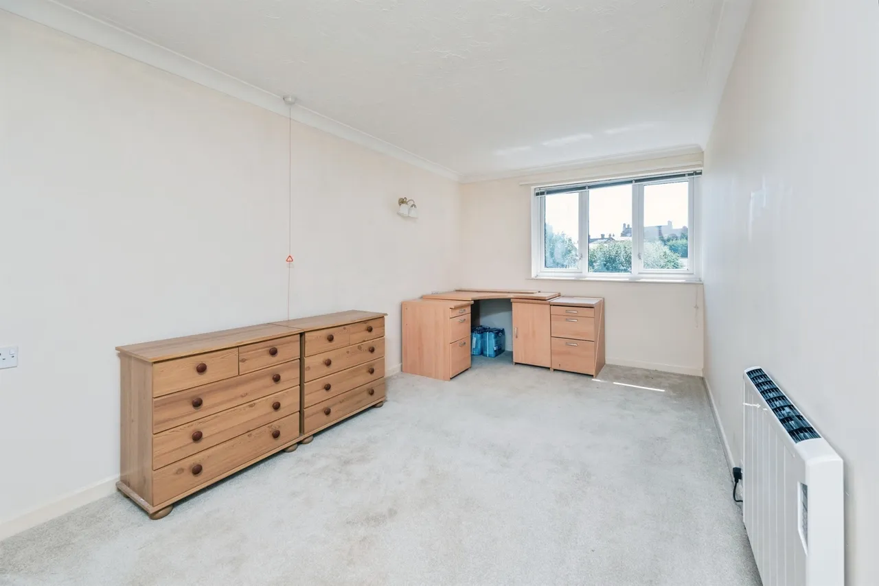 Lawnsmead Gardens, Newport Pagnell, MK16, photo 7