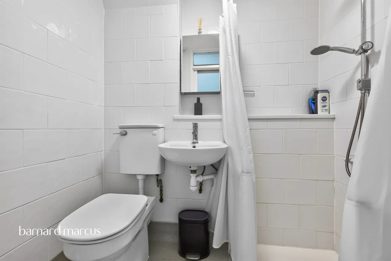Laxley Close, London, photo 12