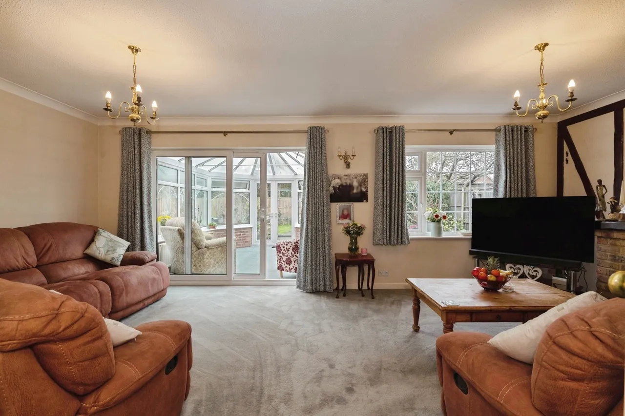 Ashingdon Road, Rochford, Essex, SS4, photo 2